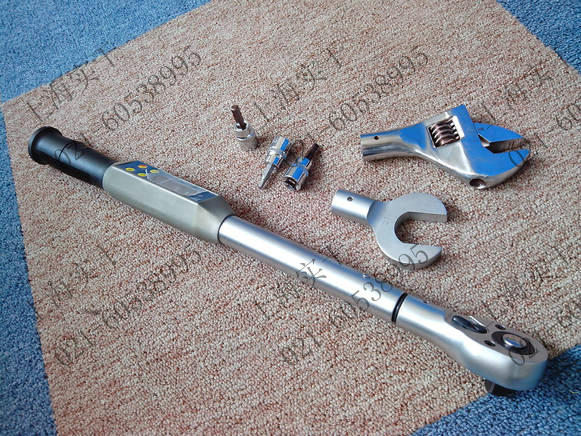 高精度數(shù)顯扭力扳手圖片