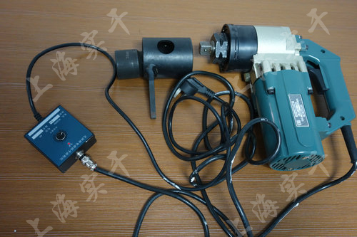      Ť������