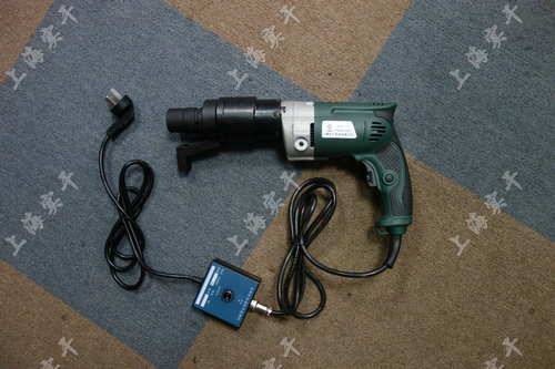 200N.mŤ������